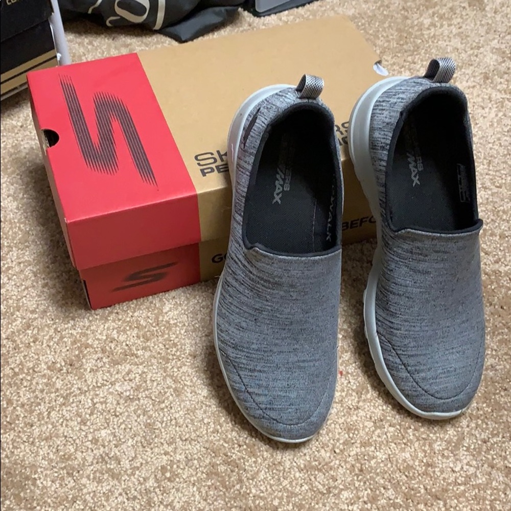 Sketchers Go Walk Joy